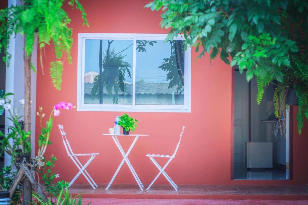 Pantip Boutique Hotel Lamphun Exterior photo