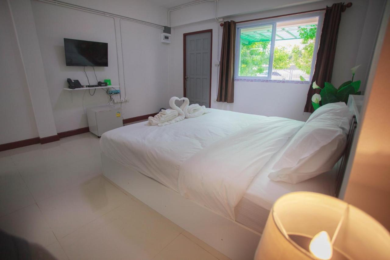 Pantip Boutique Hotel Lamphun Exterior photo