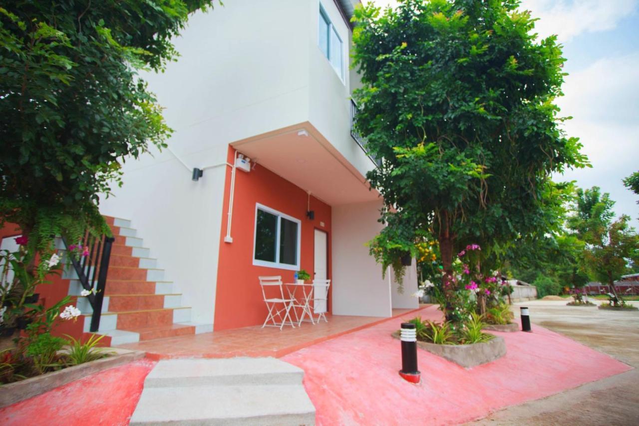 Pantip Boutique Hotel Lamphun Exterior photo